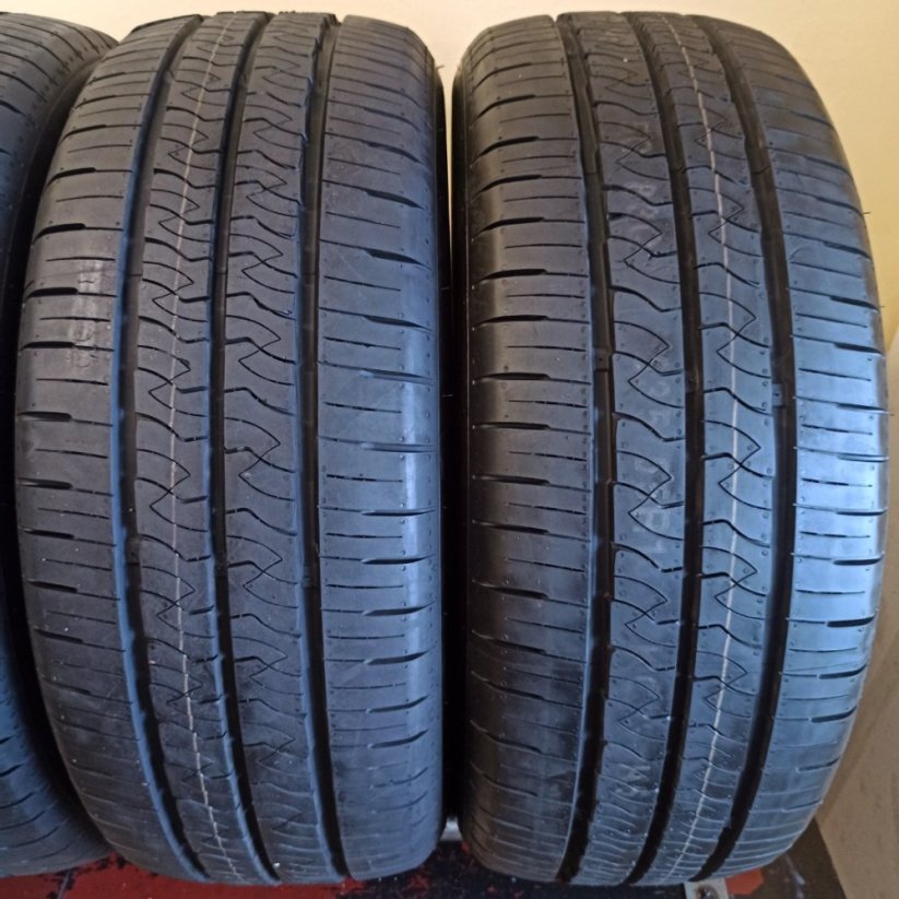 Kumho 235/55 R18 104H 7,5mm DEMO z předváděčky (Použité)