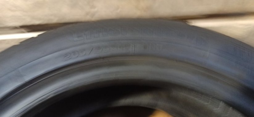 Goodyear 205/50 R17 89V 5-5,5mm (Použité)