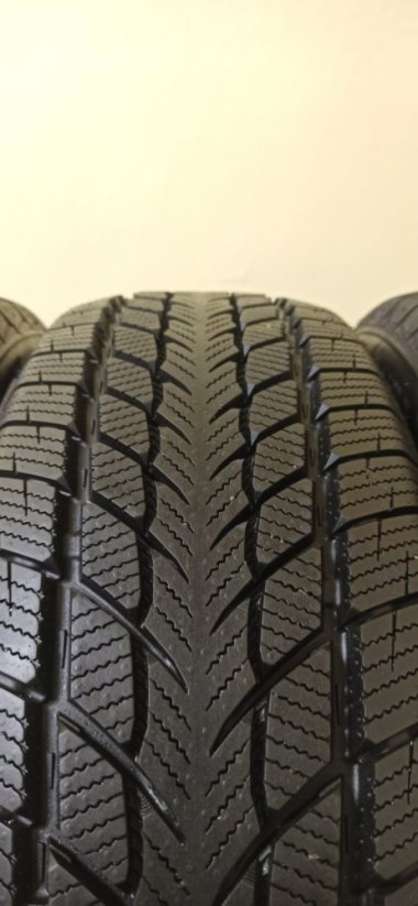 Davanti Wintoura XL 185/60 R15 88T 7,5 mm (Použité)