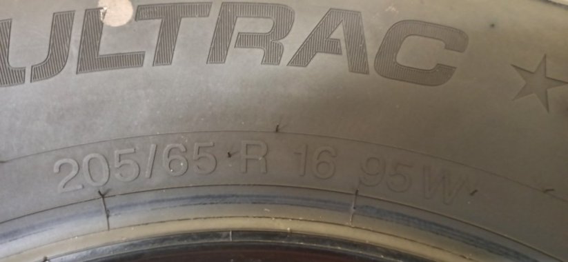 Vredestein Ultrac 205/55 R16 95W 6,5 mm (Použité)