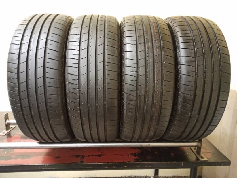 Bridgestone 215/55 R18 95H 6,5-7mm (Bazarové)