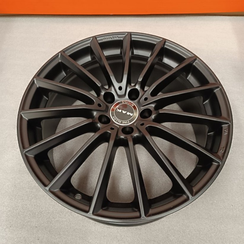Dvourozměrné disky MAK 8Jx19'' ET38 + 9Jx19'' ET50