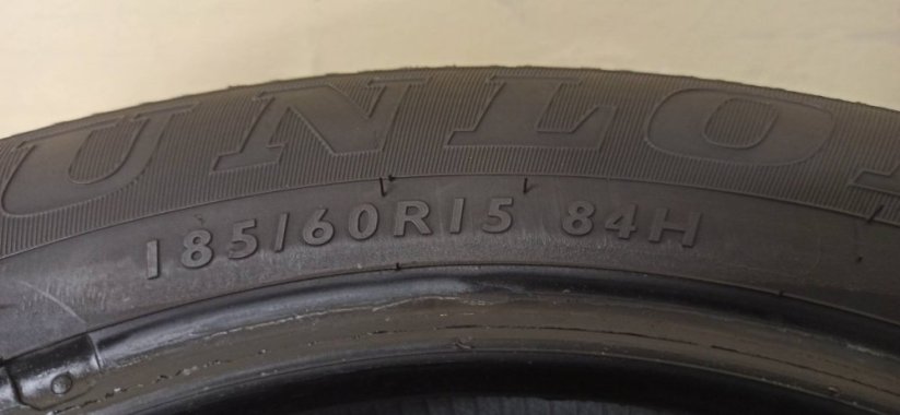 Dunlop 185/60 R15 84H 1x6mm; 2x5mm; 1x4mm (Bazarové)