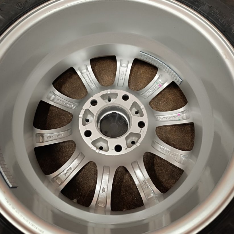 ALU kola OXXO 5x120 zimní pneu 205/60/16 NOVÁ SADA