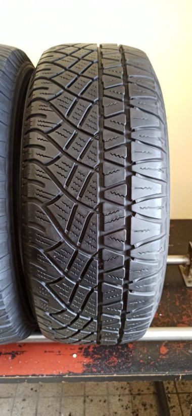 Michelin 235/60 R16 104H 5-6mm (Použité)