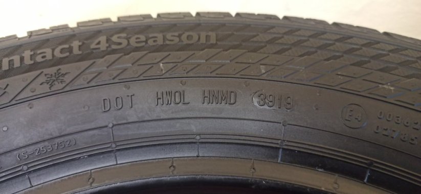 Continental 215/65 R16C 109/107T 8,5mm (Bazarové)