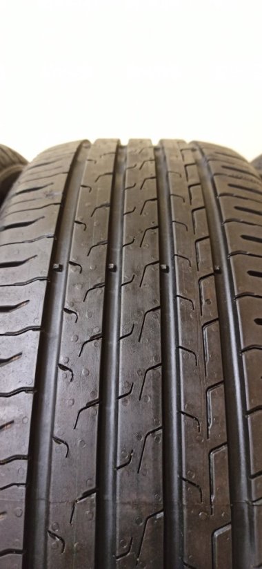 Continental 205/55 R17 91V 5,5-6mm (Bazarové)