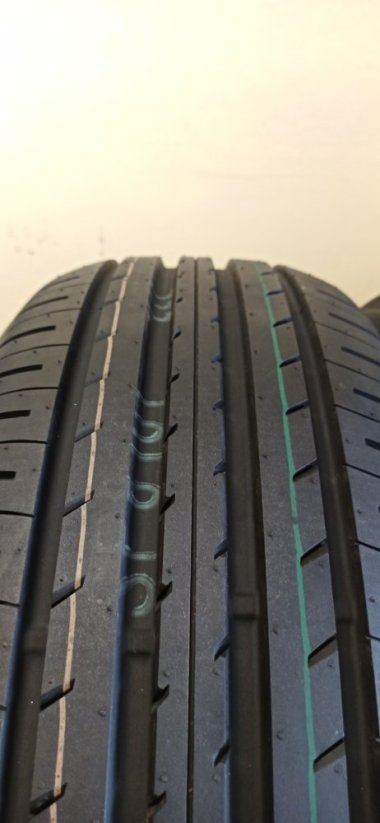 Toyo 215/55 R18 95H 7,5mm TOP STAV NEJETÉ (Bazarové)