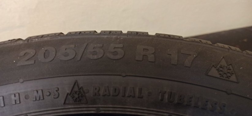 Continental 205/55 R17 91H 4,5 - 5,5 mm (Bazarové)