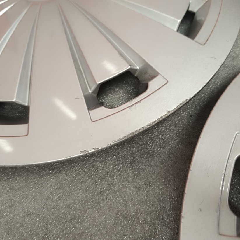 Poklice Audi A4 16" (použité)