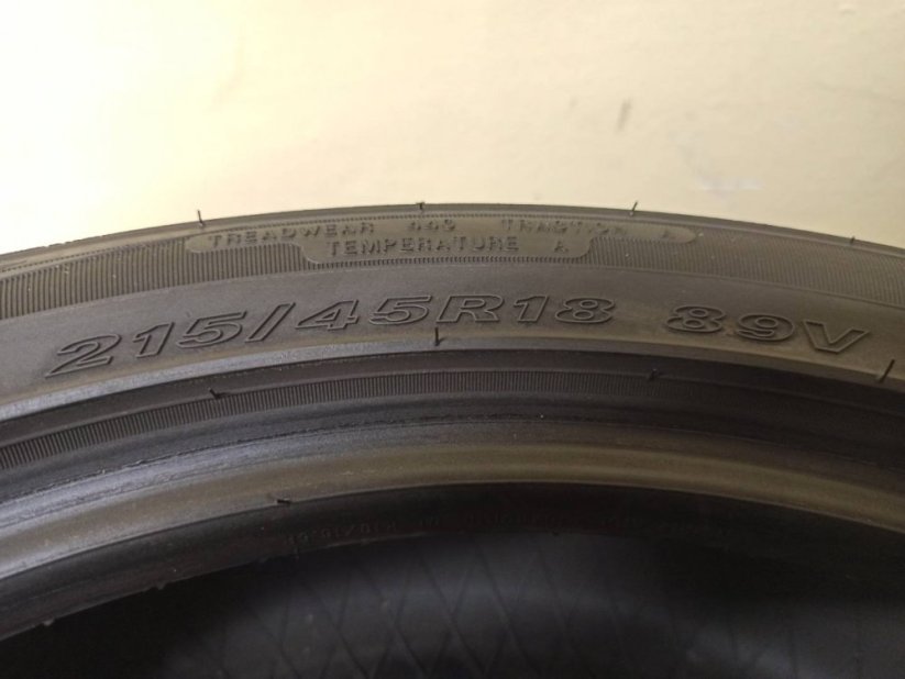 NEXEN 215/45 R18 89V 6,5-7,5mm (Bazarové)