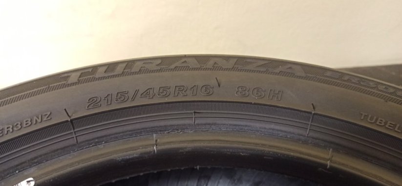 Bridgestone Turanza 215/45 R16 86H 5 - 6,5 mm (Bazarové)