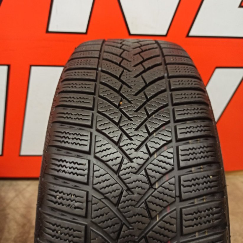 Kola na Opel Astra zimní pneu Semperit 205/55R16