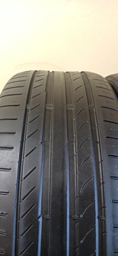 Continental 225/45 R18 95Y 3-3,5mm (Použité)