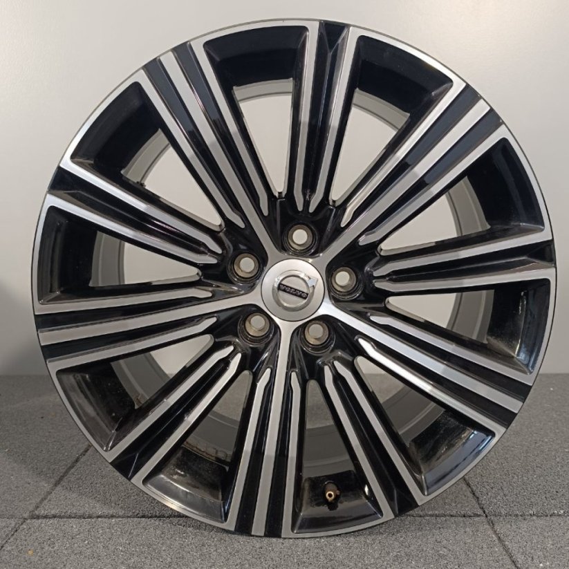 Alu kola Volvo V60, V90, S60, S90 8Jx18'' , ET42