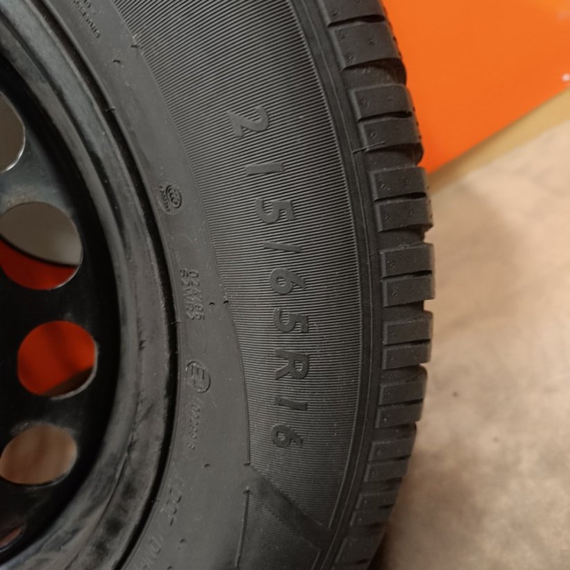 Kola na Tiguan a Audi Q3 , zimní pneu 215/65 R16