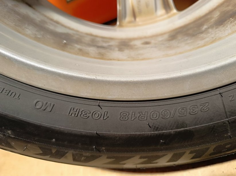 Kompletní kola Mercedes GLC 8x18'' ET38 zimní pneu