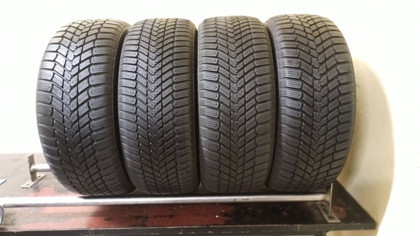 Davanti Alltoura 4-Seasons 215/55R16 97W 6,5-7,5mm (Použité)