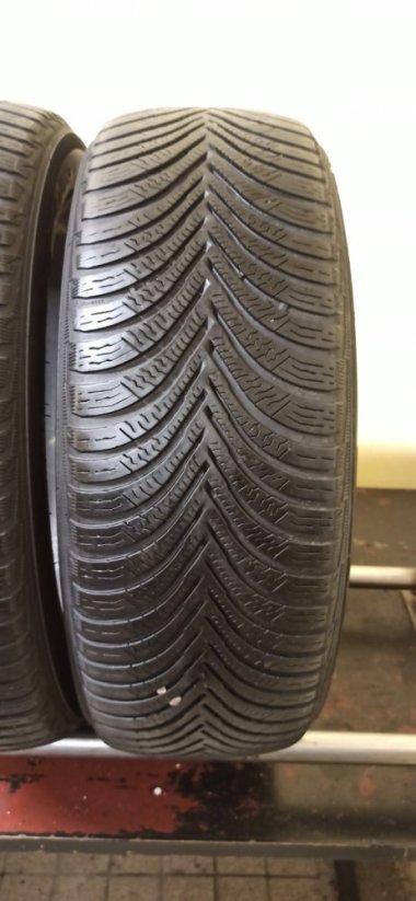 Michelin Alpin 5 205/60 R16 96H 4 - 4,5 mm (Bazarové)