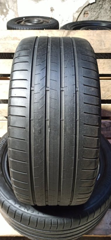 Bridgestone 285/40 R21 109Y 3,5-4,5mm (Bazarové)