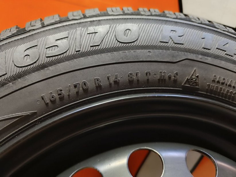 Pěkná sada na Citigo 4x100, zimní pneu 165/70 R14