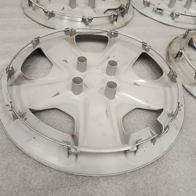 Poklice Ford Fiesta 16" (bazárove)