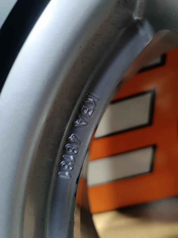 Alutec, 7,5x17'', 5x112, ET28 zimní pneu 225/50R17