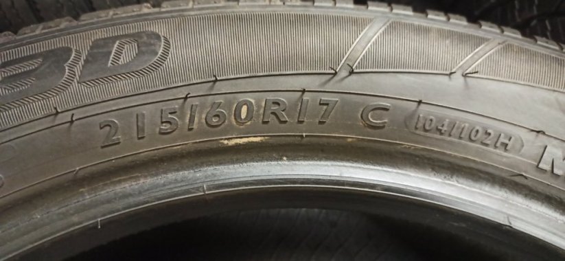 Dunlop 215/60 R17C 104/102H 5mm (Použité)