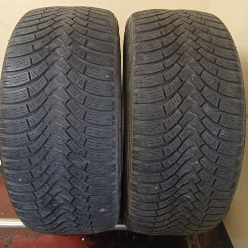 Falken Eurowinter HS01 245/40 R19 98V 4,5 - 5,5mm (Bazarové)