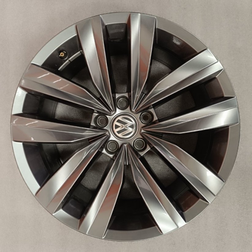 Originální alu kola Volkswagen Arteon 8Jx18 ET40