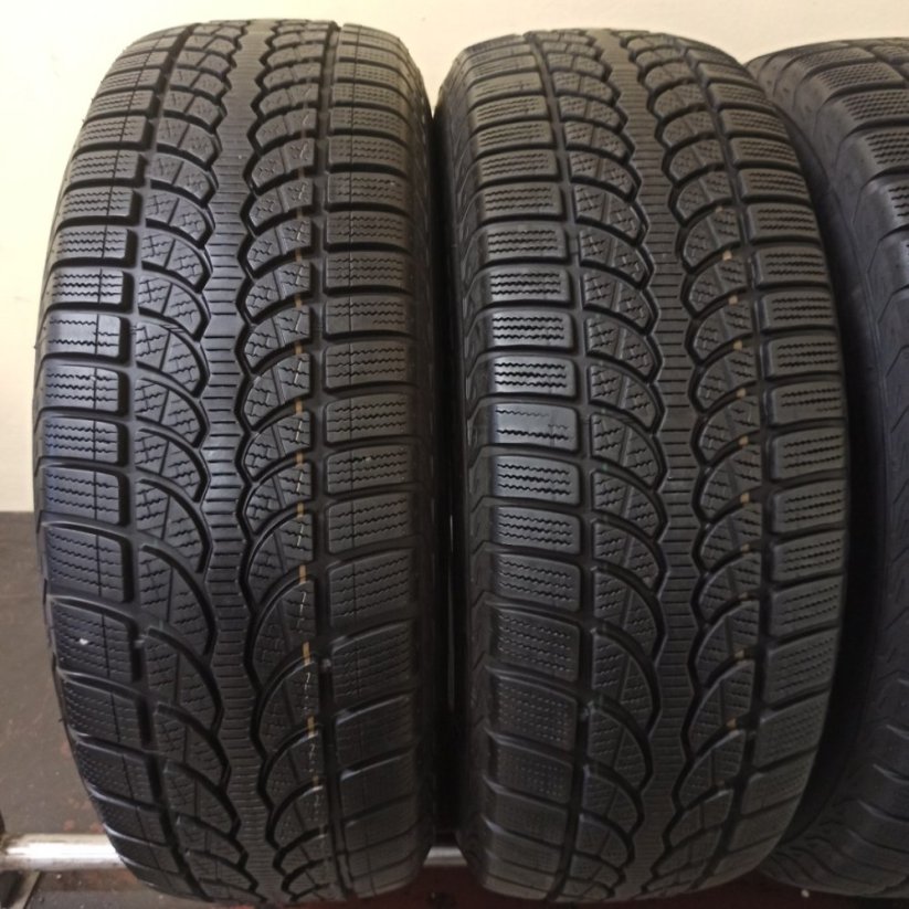 Bridgestone Blizzak 245/65 R17 111T 7 - 7,5 mm (Bazarové)