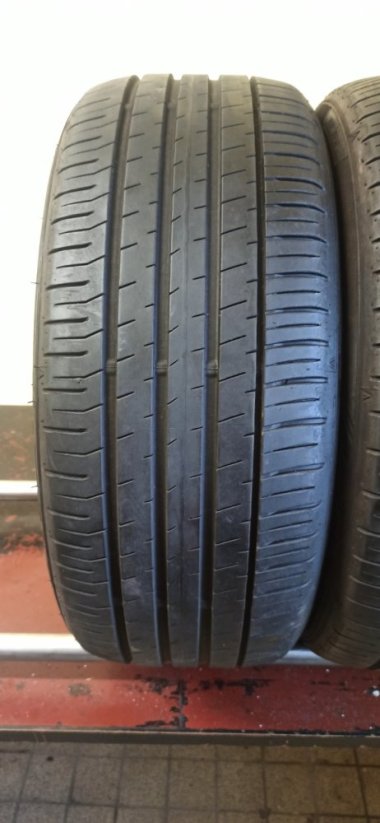 Falken Ziex 215/50 R17 95W 4,5-5,5mm (Použité)