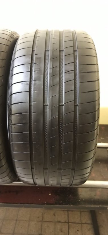 Goodyear Eagle F1 275/40 R18 103Y 5mm (Bazarové)