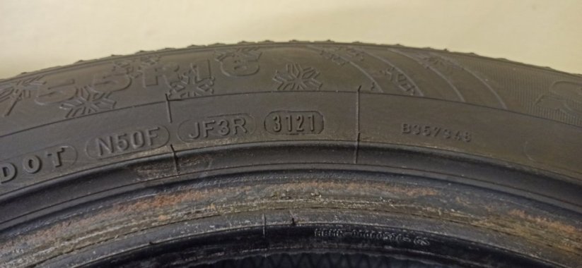 Dunlop SP Winter Sport 4D 205/55 R16 91H 3,5-4,5mm (Použité)