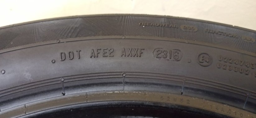 Continental 215/55 R18 95H 5,5-6mm (Použité)