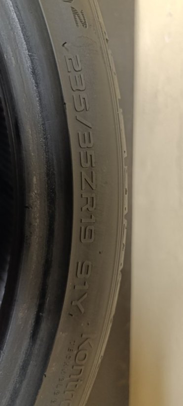 Hankook Ventus V12 Evo 2 235/35 R19 91Y 5 - 6 mm (Bazarové)