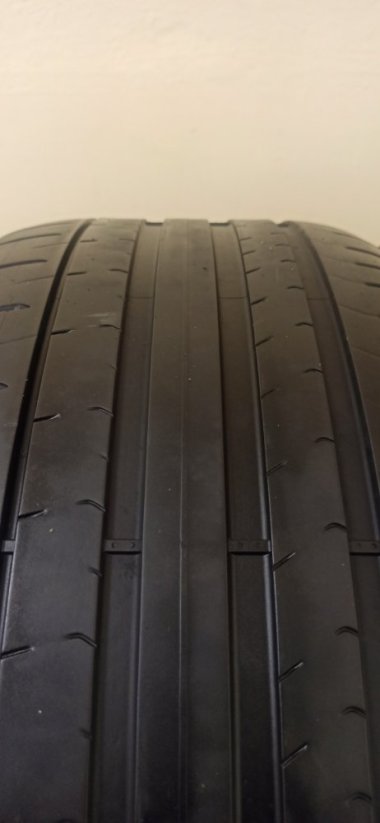 Pirelli P Zero 255/40 R20 101Y 4 mm (Použité)