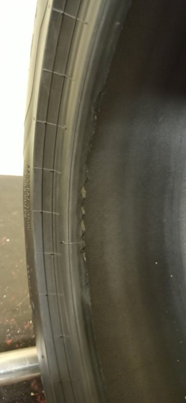Pirelli P Zero 245/45 R20 103V 6 mm (Bazarové)