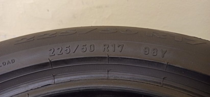 Pirelli P7 225/50 R17 98Y 5,5-6,5mm (Bazarové)