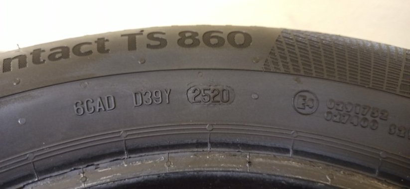 Continental WinterContact 185/65 R15 88T 4,5-6,5mm (Bazarové)