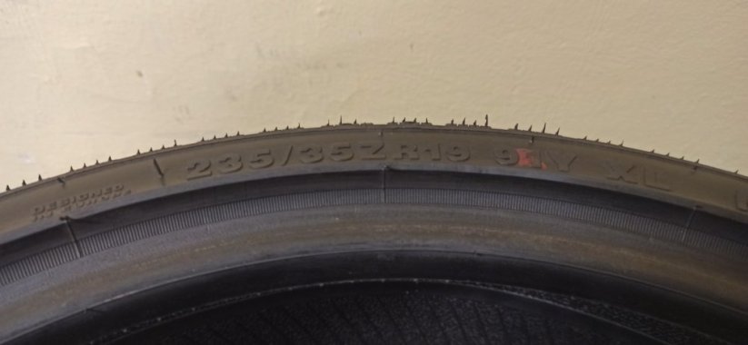 Davanti Alltoura 4-Seasons 235/35 R19 91Y 7-7,5 mm (Použité)