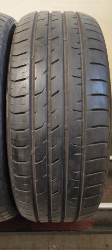 Letní pneu Kumho 235/55/19 5-5,5mm (Bazarové)