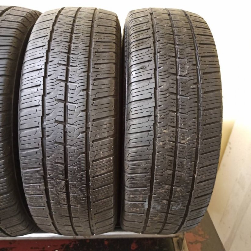 Continental 195/60 R16C 99/97H 2x6,5mm; 2x5,5-6mm (Použité)