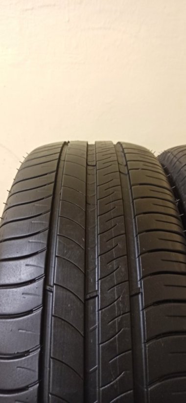 Michelin 205/60 R16 95H 5-5,5mm (Bazarové)