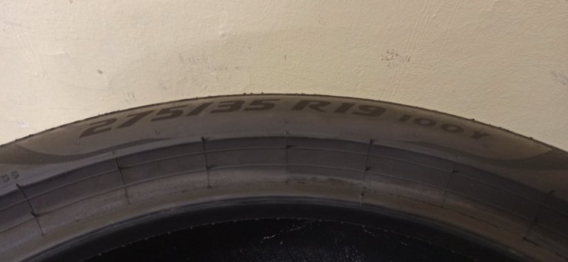 Pirelli P Zero 275/35 R19 100Y 4 - 5 mm (Bazarové)