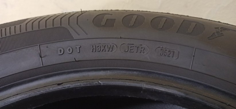 Goodyear Efficient Grip 205/60 R16 92V (Použité)