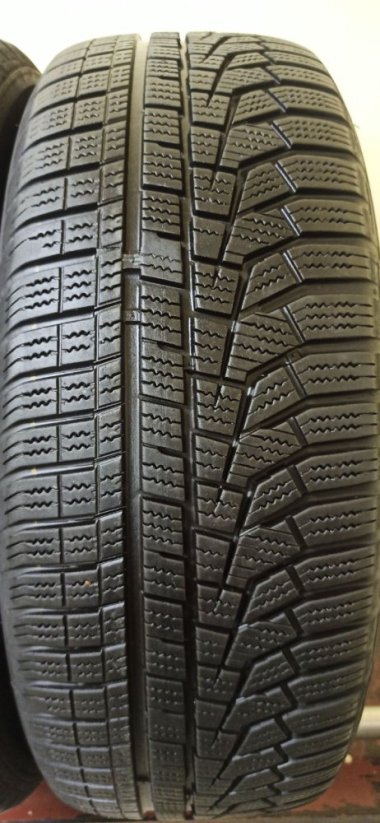 Hankook 205/60 R16 92H 5 - 6 mm (Bazarové)