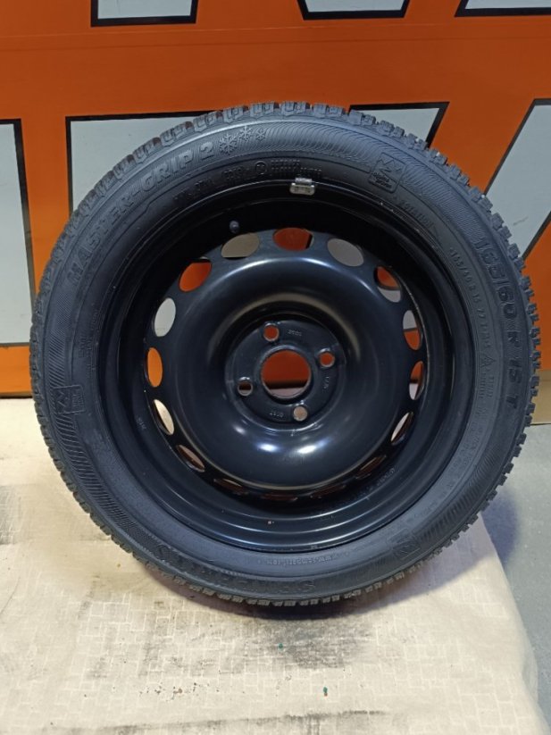 Zimní kola Toyota Aygo 4x100 ET35 pneu 165/60 R15