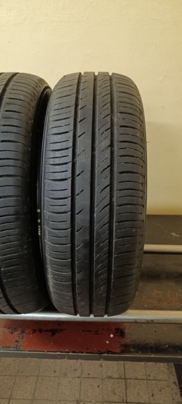 Kumho Ecowing ES01 195/60 R15 88H 6,5 mm (Použité)