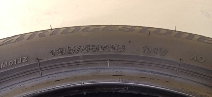Bridgestone Blizzak LM001 195/55 R16 91V 4,5 mm (Bazarové)